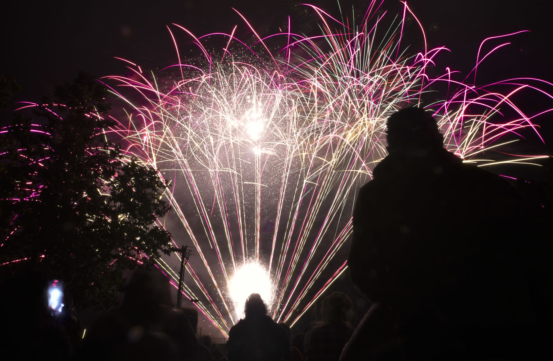 070421 Lompoc fireworks 06.JPG